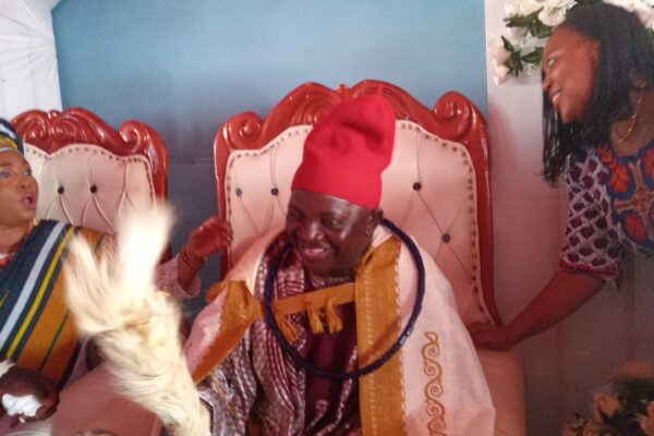 Ogohi-Onu of Ayingba Confers Traditional Title of Amachi of Onu- Ayingba on Comrade Daniel Isah
